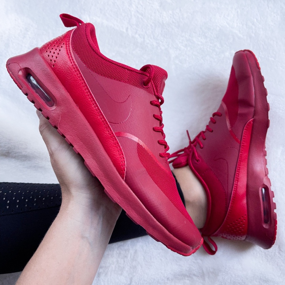 EUC Nike Air Max Thea Solid Red Womens Athletic Gym Training Shoes Sz 8